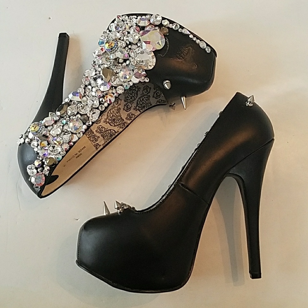 SUGAR HOOKER RHINESTONE PUMPS